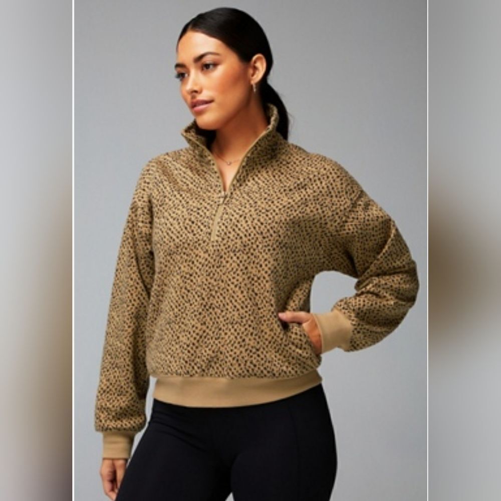 NWT FABLETICS‎ Cozy Fleece Half Zip Abstract Cheetah Sweatshirt - Size Large